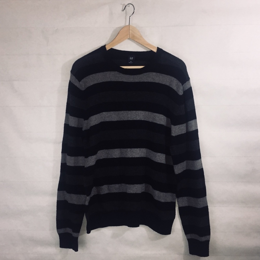 GAP SWEATER